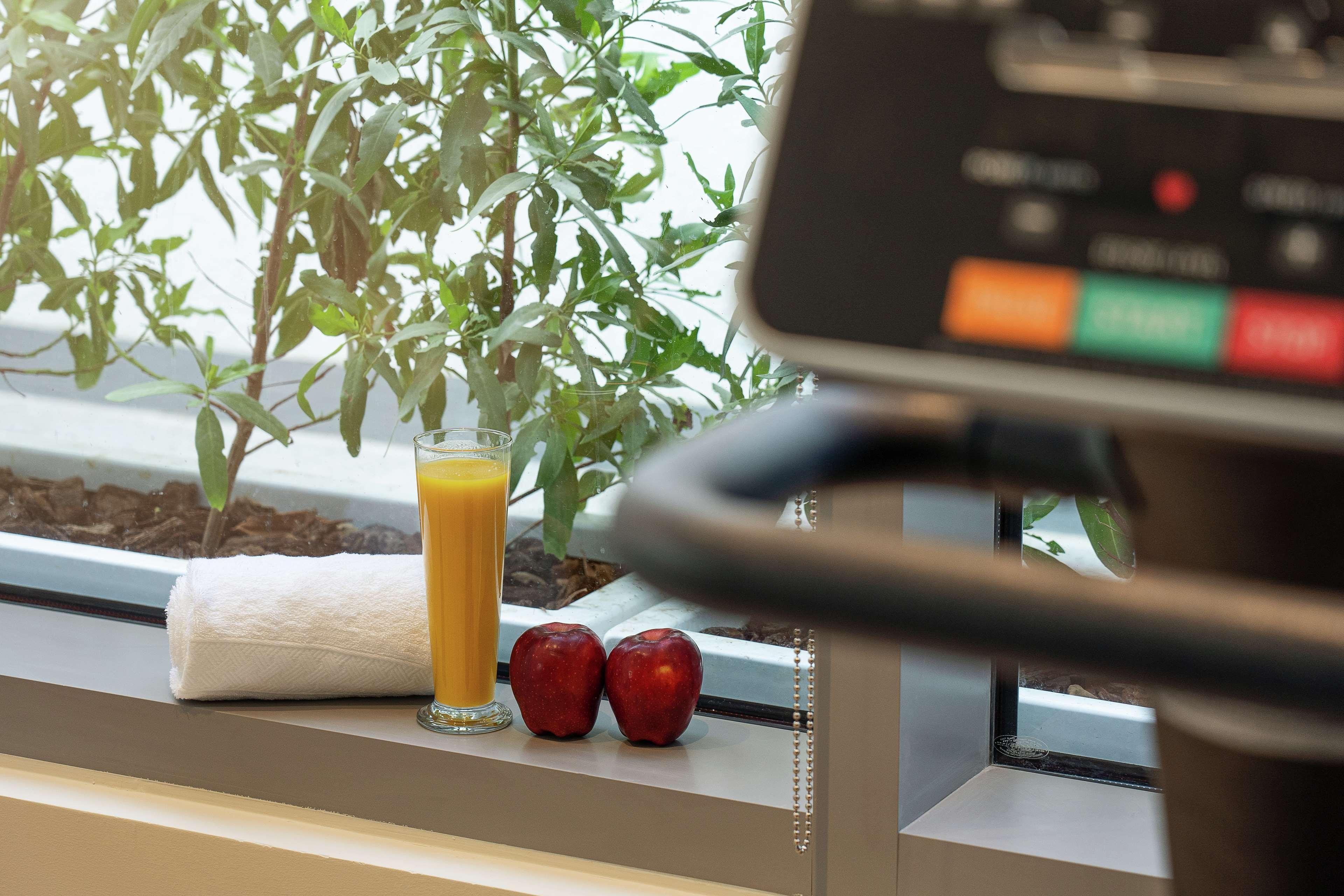 Hampton By Hilton Dubai Al Barsha Hotel Екстериор снимка