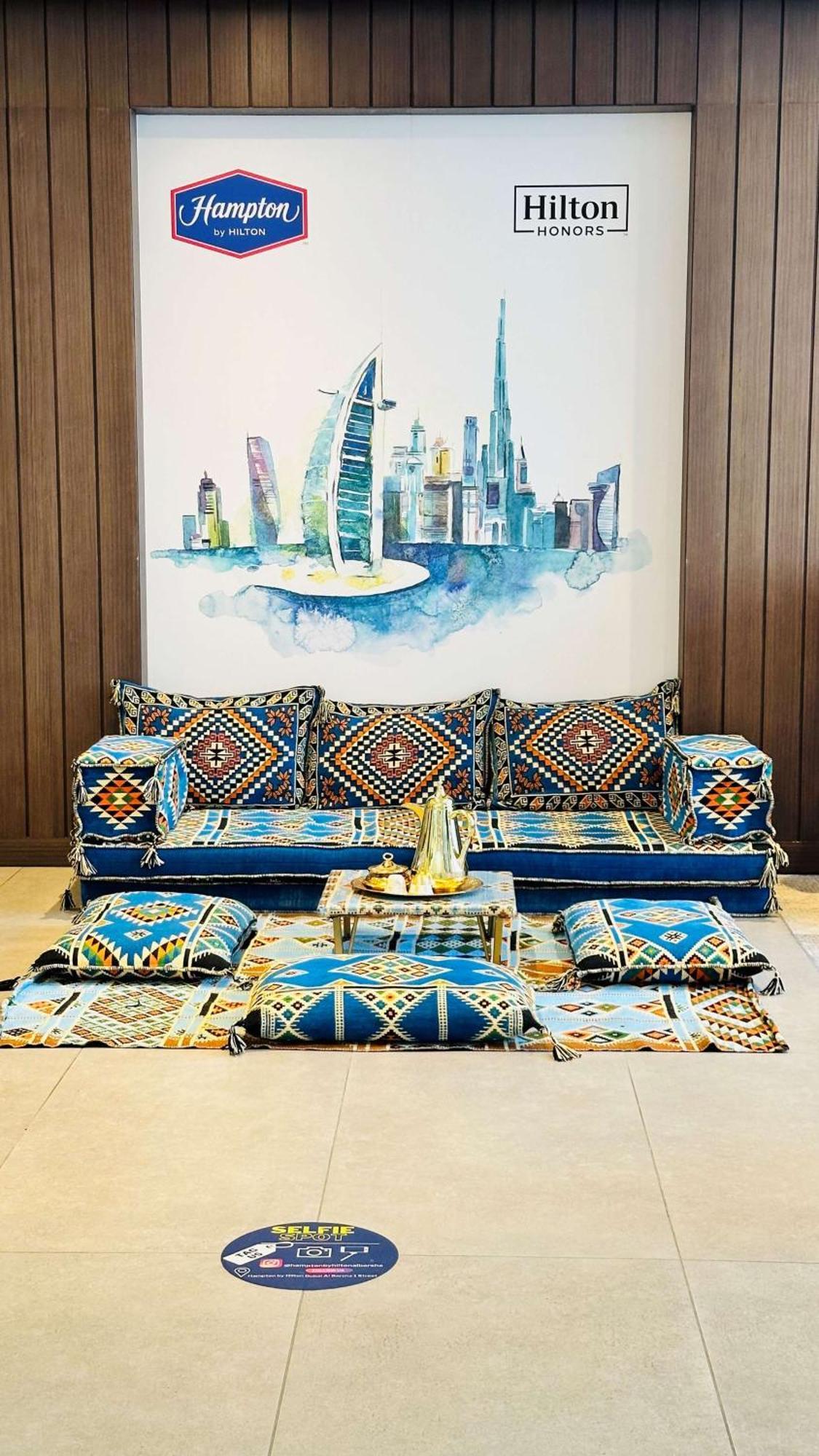 Hampton By Hilton Dubai Al Barsha Hotel Екстериор снимка