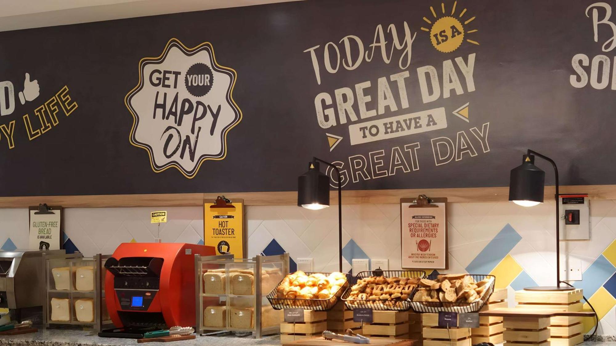 Hampton By Hilton Dubai Al Barsha Hotel Екстериор снимка